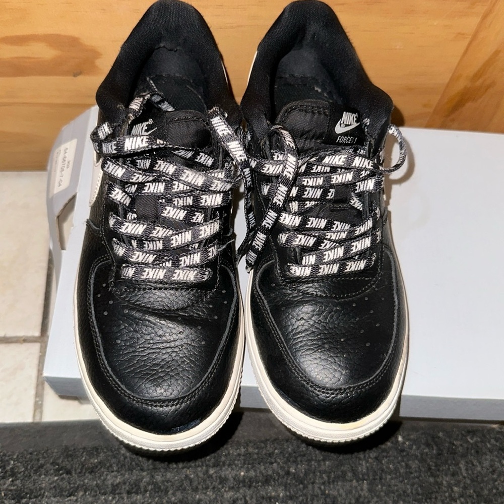 Black Nike Air Forces